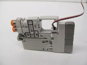 SMC VQ1201-51 VALVE DBL SOL PLUG-IN 24VDC USED!!! - Picture 1 of 5
