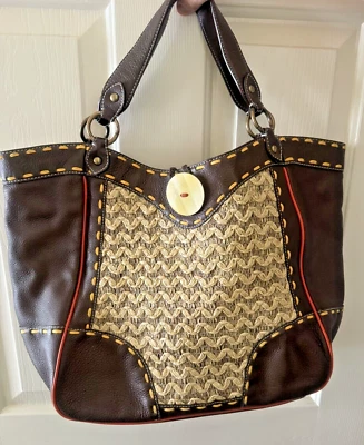 BOLSO DE MANO DELANTERO KATE LANDRY TEJIDO PAJA CON ASAS Y LATERALES DE CUERO DE VACA MARRÓN (17) Foto 1 de 4