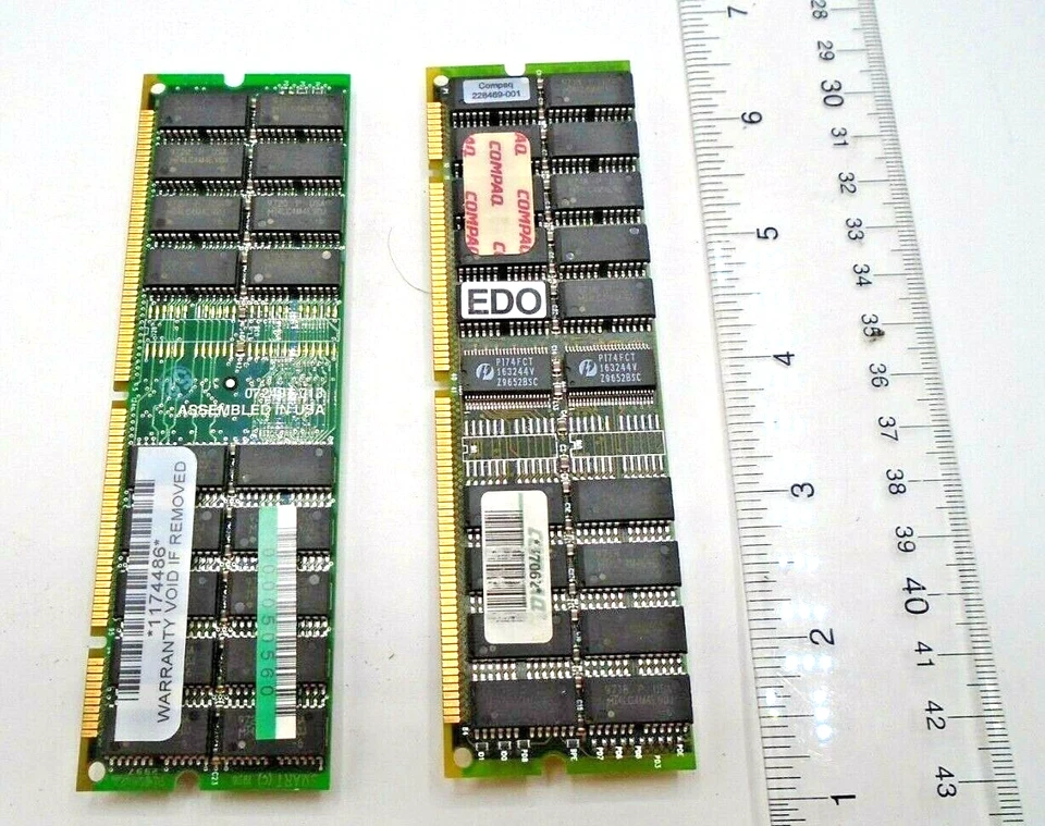 Compaq Lot of 2 RAM Module 228469-001 64 MB EDO - Image 1 of 4
