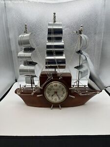 Mastercrafters Wood Base/Metal Sails "Yankee Clipper" Sailboat Mounted Clock