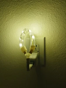 Ring Shape Wall Light 5 LED Bulbs 5 Watt Bright White USB Powered - Picture 1 of 2