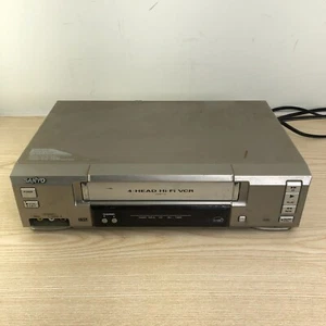 Sanyo Videoregistratore VHS Lettore/Registratore VWM-710 4 Testine Hi-Fi (No Telecomando) TESTATO - Foto 1 di 6