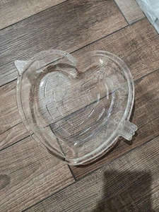 Vintage Safe Backen Herzform Glas TORTENSCHALE Amor Pfeil Valentinstag Made in USA - Bild 1 von 7