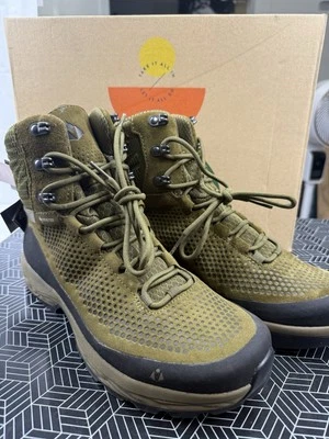 SLIGHT DEFECT - Vasque Men's US9 Torre AT GTX  Hiking Boots 7554 Dark Olive - Image 1 of 4