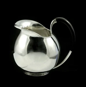 Svend Weihrauch - F. Hingelberg. Sterling Silver Pitcher with Bakelite Handle. - Picture 1 of 5