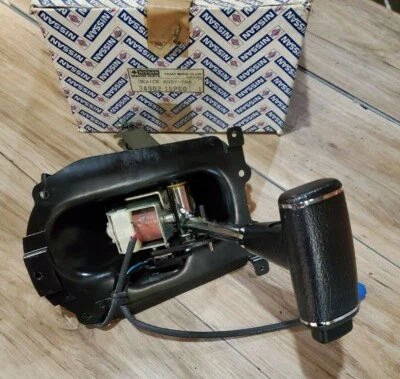 NOS NEW OEM NISSAN 300ZX Z31 SHIFTER WITH SUPPORT BRACKET 1984 85 86 87 88 89 - Image 1 of 4