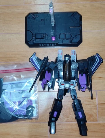 Transformers Masterpiece Skywarp Walmart Exclusive Complete Cover