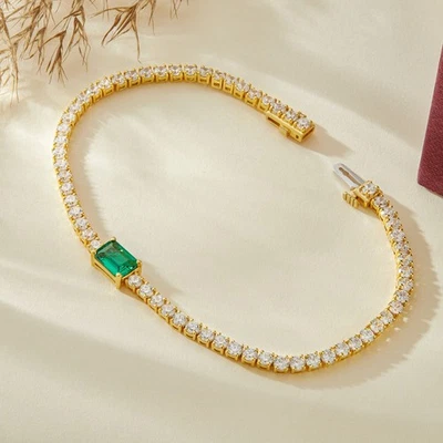 Brazalete de tenis para mujer de oro de 14 quilates de 7" de diamantes cultivados en laboratorio y esmeralda natural de 4,80 quilates Foto 1 de 4