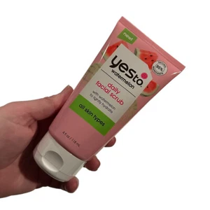 Yes to Watermelon Daily Facial Scrub All Skin Types 4 fl oz Lightly Hydrates New - Picture 1 of 2