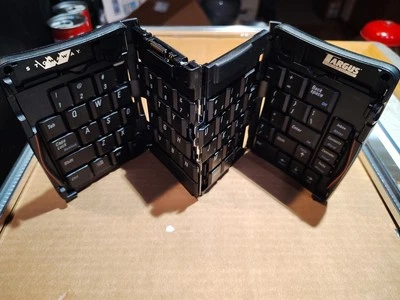 TARGUS STOWAWAY PORTABLE KEYBOARD Model PA800 Folding - Image 1 of 4