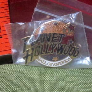 PLANET HOLLYWOOD classic logo pinback Mall of America restaurant NWT - Picture 1 of 3