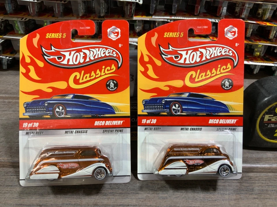 HOT WHEELS CLASSICS SERIES 5 #19 DECO DELIVERY ORANGE - Image 1 of 1
