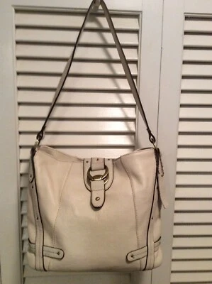 Bolso de hombro de cuero blanco roto crema Apt. 9 Talla Mediana Excelente Estado Foto 1 de 4