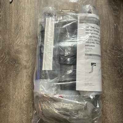 Kit de término con faldón de goma de silicona 3M Cold Shrink 7695-S-4 QTIII caja abierta Foto 1 de 4