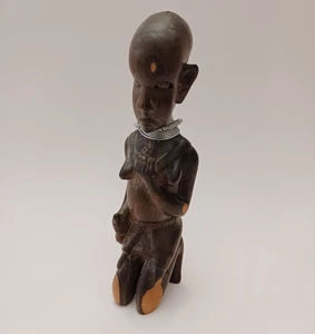 5 3/4" Afrikanische Frau kniend mit Baby auf Rücken Hals Ringe Holz Statue Defekt - Bild 1 von 8