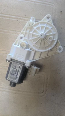 2008 to 2010 Ford Fusion Window Regulator Motor Driver Side - Image 1 of 2