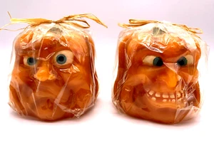 Juego de 2 velas faciales de calabaza antropomórficas de colección de Halloween antropomórficas espeluznantes - Imagen 1 de 8