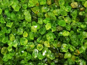 500,00 ct + natürlicher grüner Peridot loser Edelstein Stein grobes Exemplar Posten -~ - Bild 1 von 5