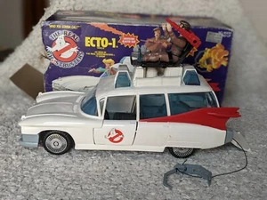 The Real Ghostbusters ECTO 1 Vehicle Includes Retail Box Peter Kenner 1984 VTG - Picture 1 of 12