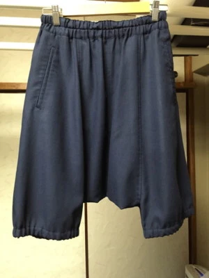 Pantalones cortos azul marino talla SS COMME des GARCONS EN MUY BUENA CONDICIÓN Foto 1 de 4