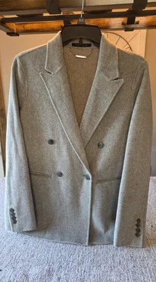 Chaqueta Blazer Elie Tahari 100% Lana. Talla Med. Nuevo con etiquetas. Precio de venta sugerido por el fabricante $425 color gris Foto 1 de 4