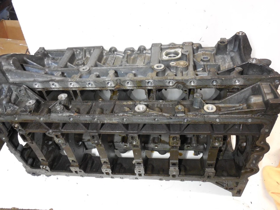 BMW E92 2008-2011 motor 6 cilindros N52K bloque carcasa 3,0 L 7558318 77903948 Foto 1 de 4