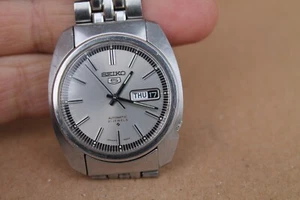 Japan made men's watch ''Seiko 5'' automatic /cal. 6119-8470/ - Picture 1 of 12