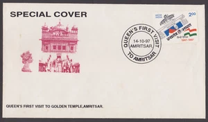 INDIA 1997 VISITA DELLA REGINA AL TEMPIO D'ORO AMRITSAR COPERTINA SPECIALE WH SP. CANCL. - Foto 1 di 4