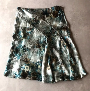 Gonna United Colours Of Benetton 100% seta Made Italy kick flare floreale vintage - 10 - Foto 1 di 8