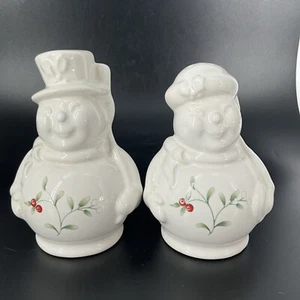 Pfaltzgraff Snowman & Woman Salt & Pepper Shakers Winterberry Christmas table - Picture 1 of 10