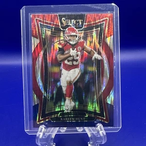 2024 Panini Select - Concourse Kareem Hunt #75 Rosso e Blu Shock Prizm - Foto 1 di 2
