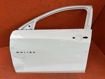 Chevrolet Malibu 2016-2024 lado izquierdo del conductor puerta delantera carcasa OEM 84263562 Foto 1 de 4
