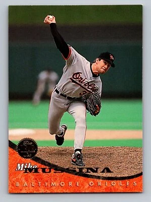 1994 Leaf #105 Mike Mussina - Image 1 of 2