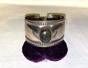 Fabulous Vintage Sterling Silver BANGLE/Cuff with LABRADORITE cabochon - Picture 1 of 4