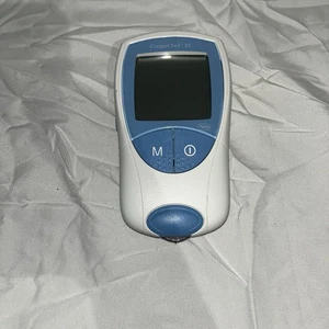 Roche CoaguChek XS Blood Coagulation Meter No Test Strips - Picture 1 of 3