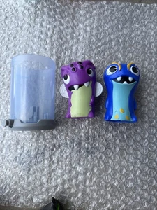 Lotto di 2 - 2015 Burger King Slugterra VIOLA e BLU Figure Toys Joules Slug - Foto 1 di 13