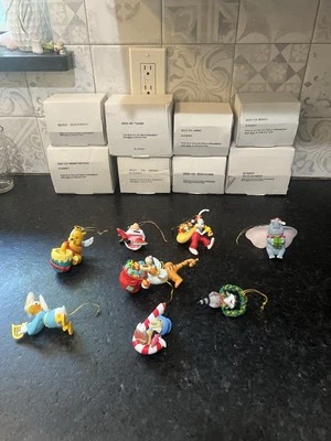 Lote de 8 adornos navideños Grolier Disney vintage caja original de coleccionistas de Disney Foto 1 de 4