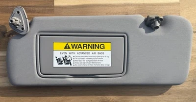 83220-SWA-A81ZA Honda CRV 2007-2011 lado del conductor gris parasol OEM parasol derecho Foto 1 de 3