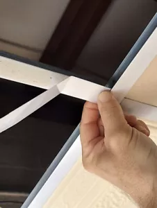 Nastro di Copertura Autoadesivo per Soffitto Sospeso Te Grid, Vinile Bianco 100 ft - Foto 1 di 5