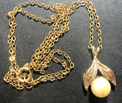 Lovely Gold Pearl Pendant on Fine 9ct Gold Chain/ Necklace ,- 1.90g - Image 1 of 4