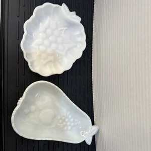 Vintage Hazel Atlas Milk Glass Candy Dishes Pear & Grapes, Set of 2 - Picture 1 of 5