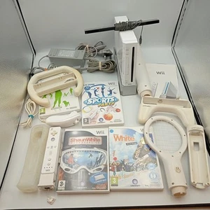Nintendo Wii Console Bundle Games & Accessories, Controller, Motion Plus - Picture 1 of 17
