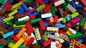 LEGO Bulk Lot of 100 Assorted Mixed Color 1x4 Building Brick Pieces - Picture 1 of 1