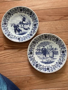 Royal Sphinx Maastricht Plate Holland Delft Windmill Skating Pair Peasants VTG - Picture 1 of 9