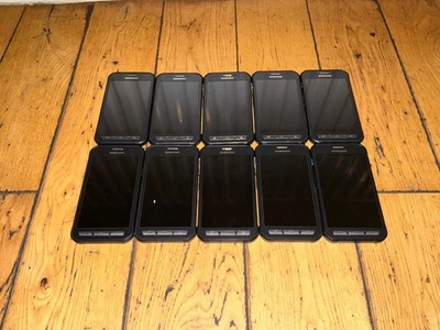 JOBLOT 10 x Samsung Galaxy XCover 3 Black 4.5" Rugged Android Smartphones - Image 1 of 4