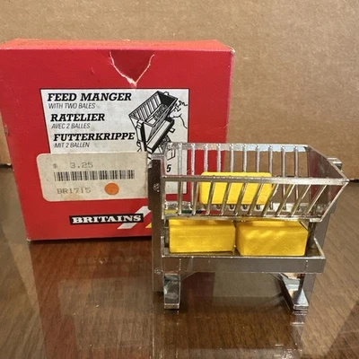 Vintage Britains Farm BW Feeds Metal Animal Manger with 3 Hay Bales A75 - Image 1 of 4