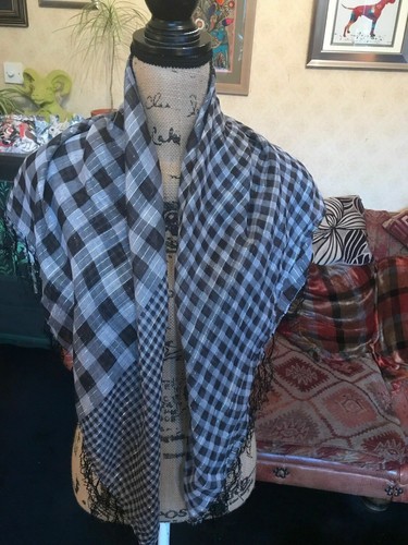 Foto 1 di 4