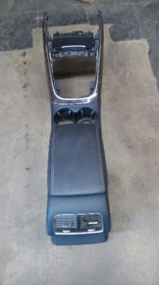 Audi Q5 2009-2017 piso consola central negro Foto 1 de 3