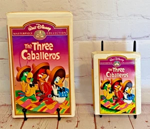 The Three Caballeros Movie VHS and Mini VHS Figurine Bundle - Imagen 1 de 11
