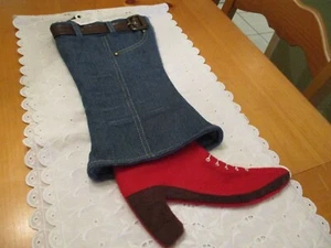 Hobby Lobby 2012 Weihnachtsstrumpf neu aus altem Lagerbestand Country Girl weibliche Jeans rote Stiefel - Bild 1 von 10